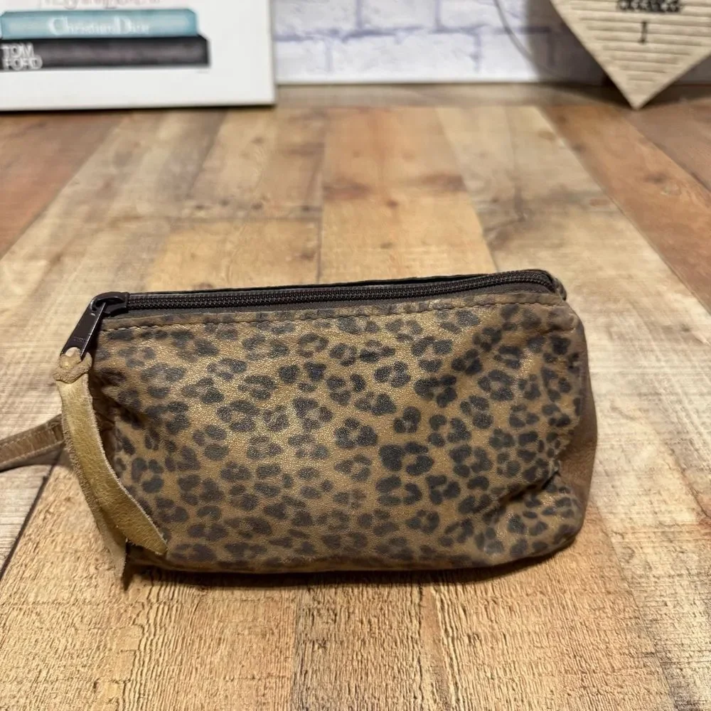 Double J Saddlery Brown Leopard Print Leather Make-up Pouch Has Flaw